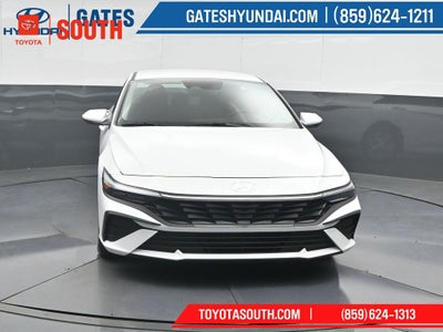 2025 Hyundai Elantra SE