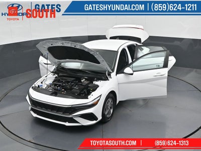 2025 Hyundai Elantra SE