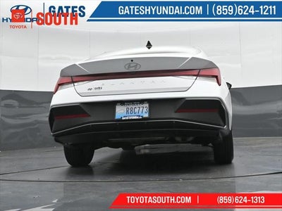 2025 Hyundai Elantra SE