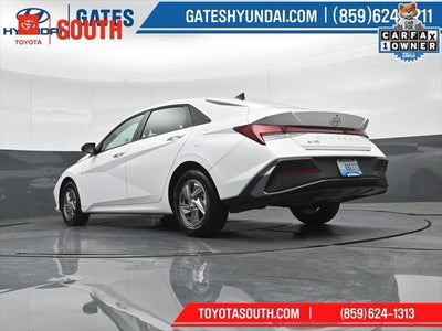 2025 Hyundai Elantra SE
