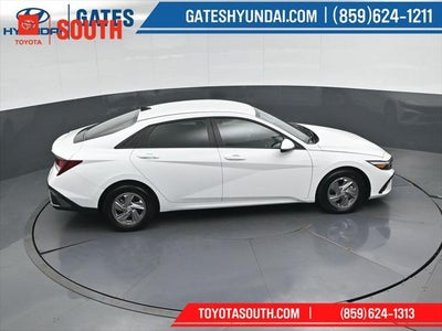 2025 Hyundai Elantra SE