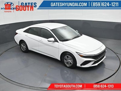 2025 Hyundai Elantra SE