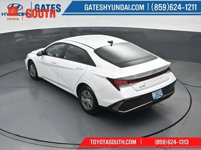 2025 Hyundai Elantra SE