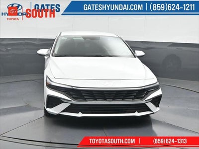 2025 Hyundai Elantra SE