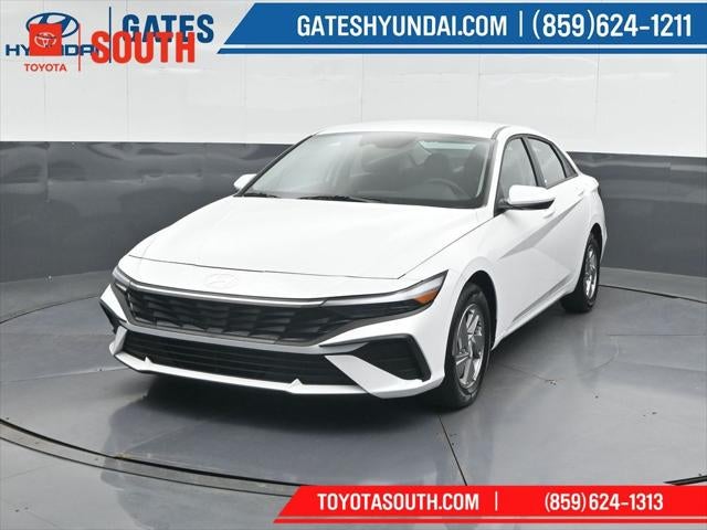 2025 Hyundai Elantra SE