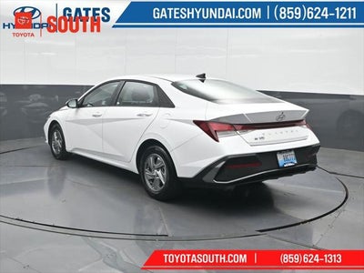 2025 Hyundai Elantra SE