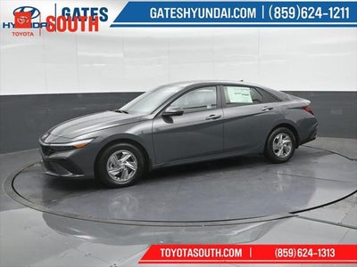 2025 Hyundai Elantra SE