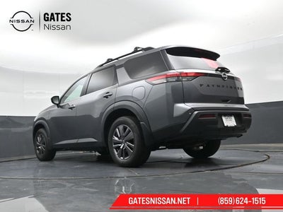 2023 Nissan Pathfinder SV