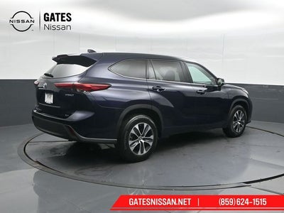 2022 Toyota Highlander Hybrid XLE
