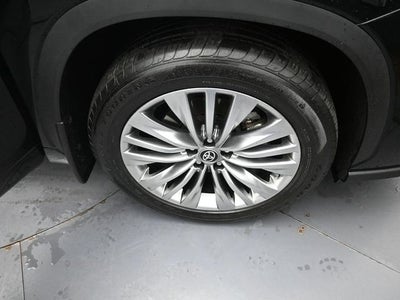 2024 Toyota Highlander Platinum