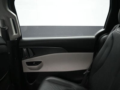 2023 Kia Carnival LX