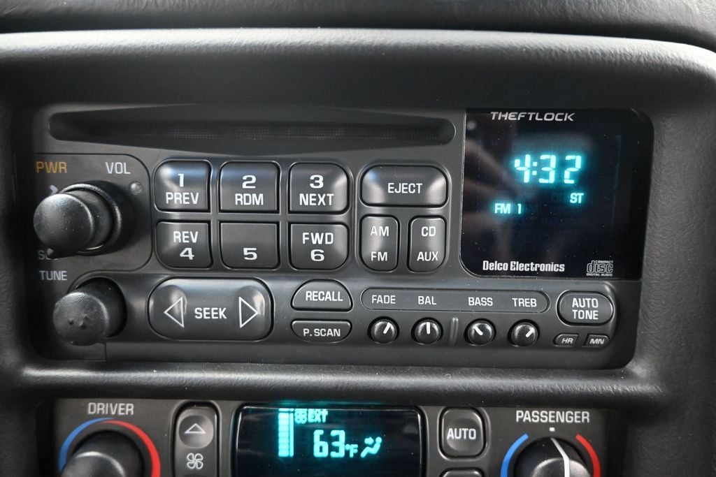 2004 Chevrolet Corvette Base