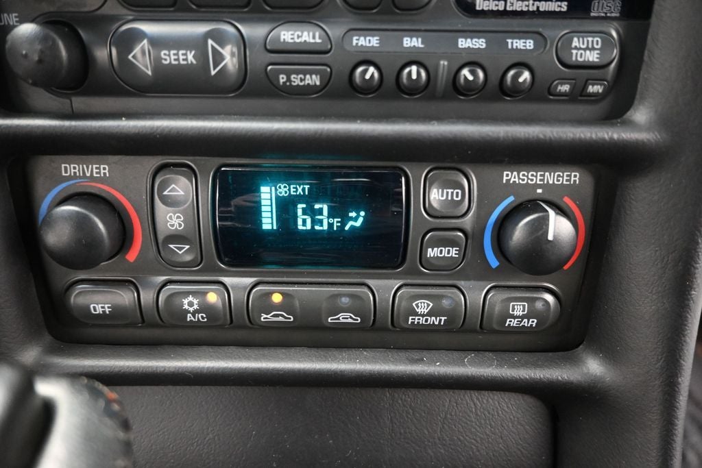 2004 Chevrolet Corvette Base