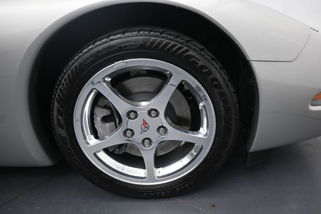 2004 Chevrolet Corvette Base