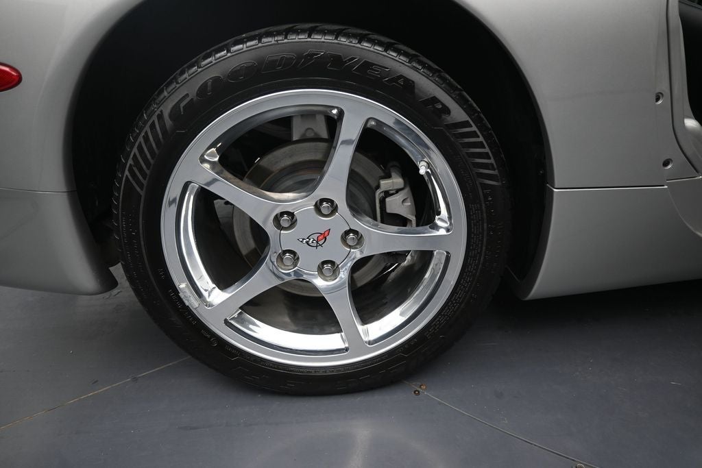 2004 Chevrolet Corvette Base