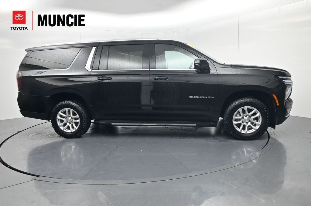2025 Chevrolet Suburban LT