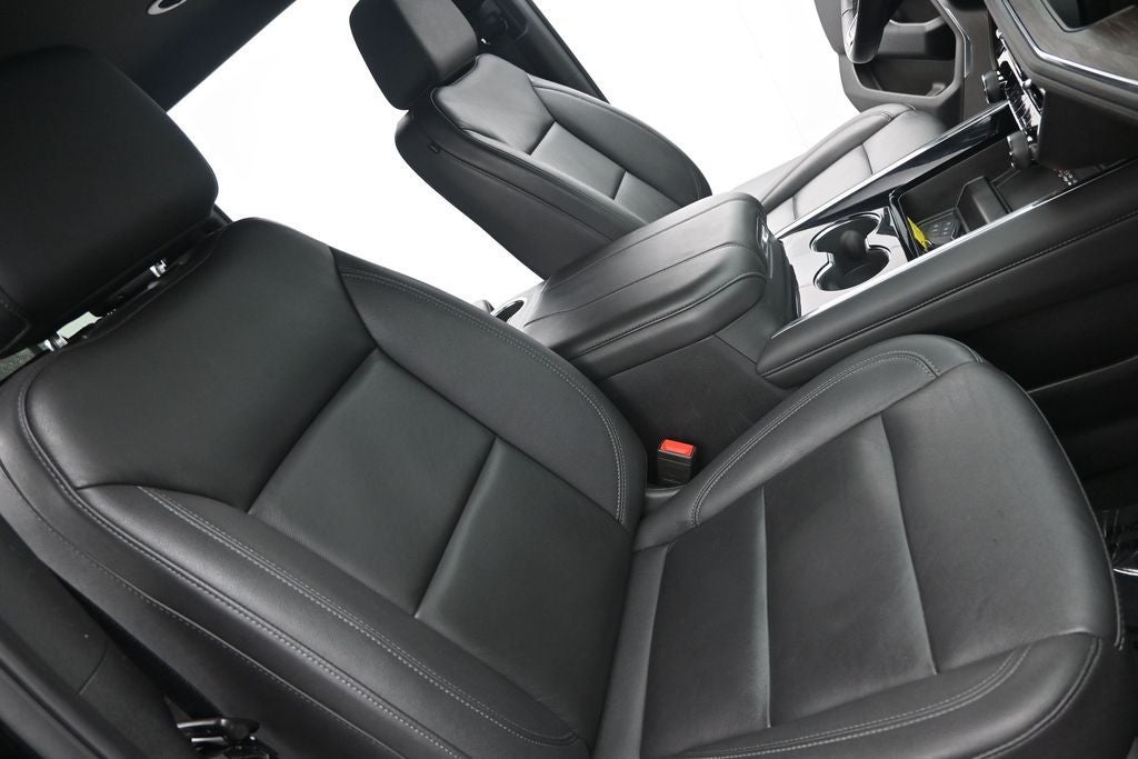 2025 Chevrolet Suburban LT