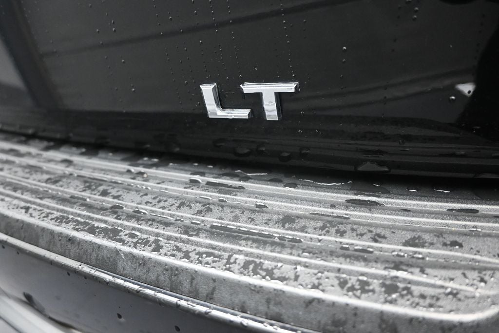 2025 Chevrolet Suburban LT