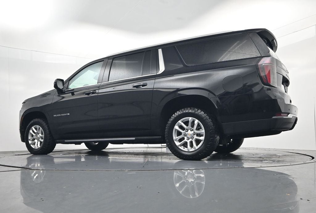 2025 Chevrolet Suburban LT