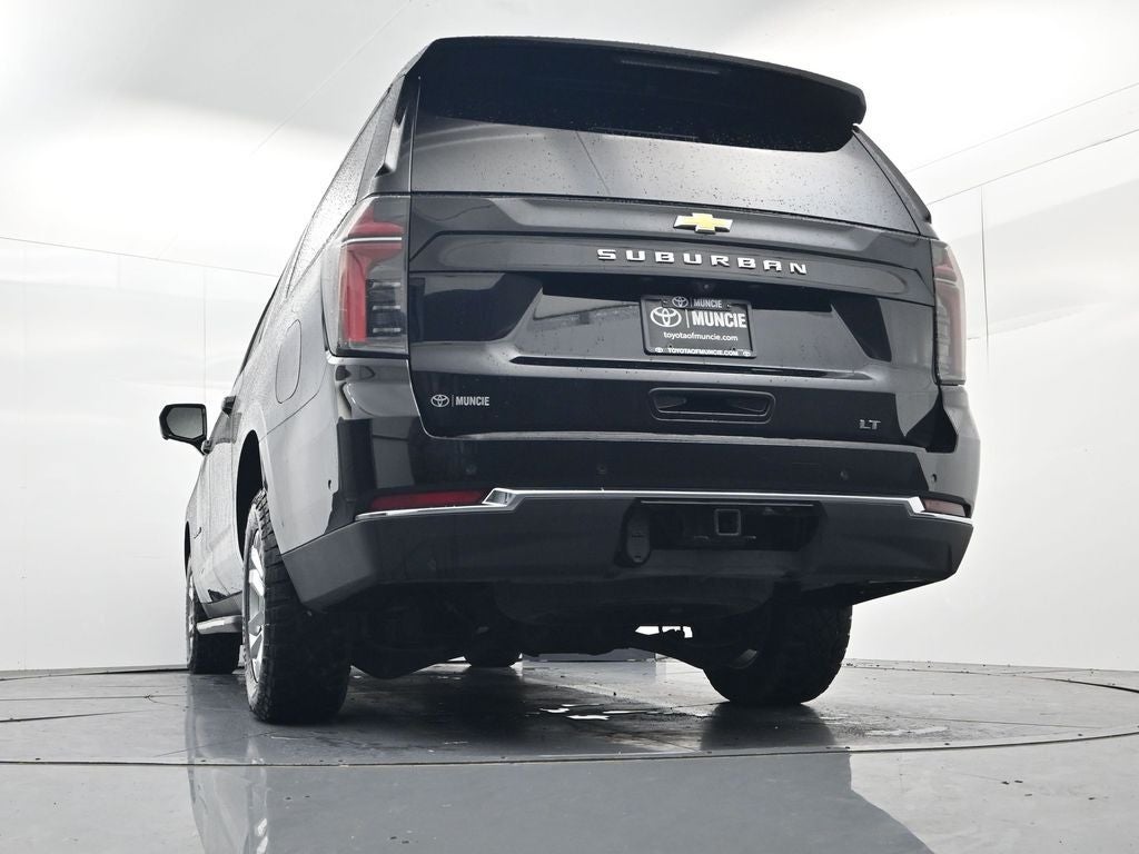 2025 Chevrolet Suburban LT