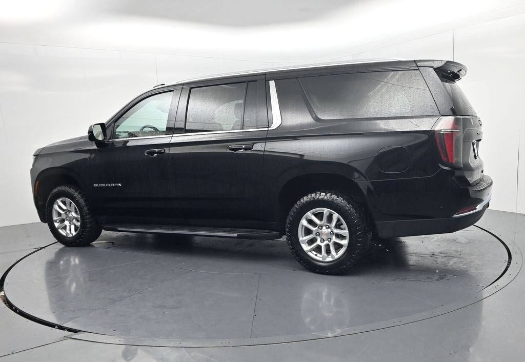 2025 Chevrolet Suburban LT