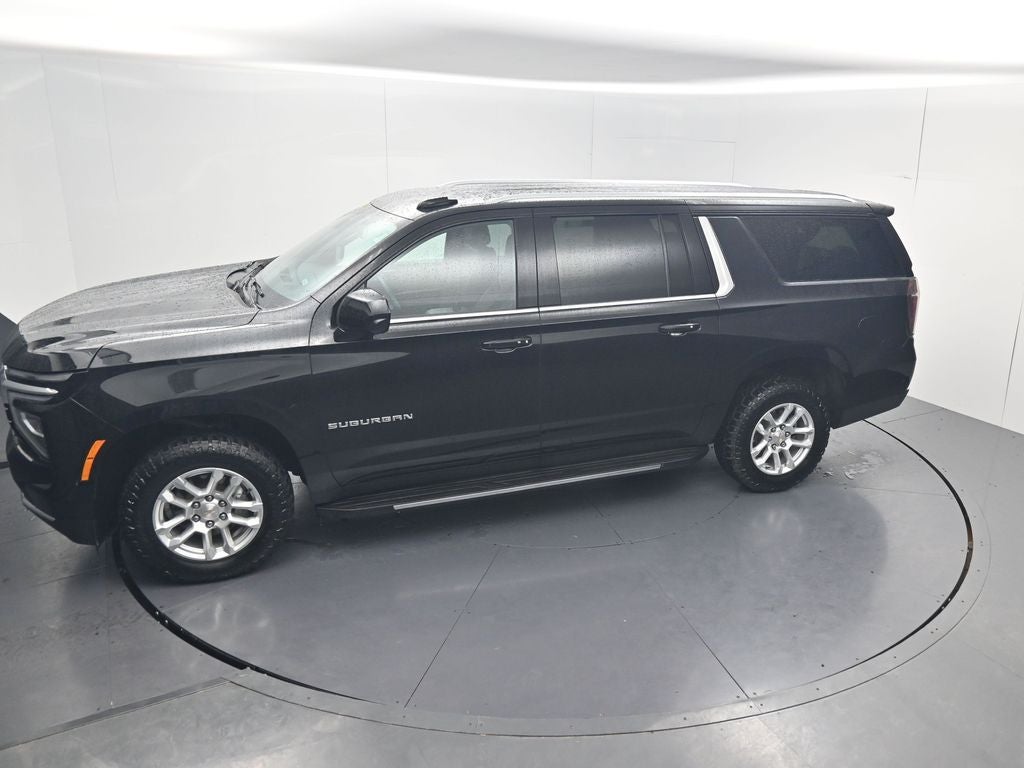 2025 Chevrolet Suburban LT