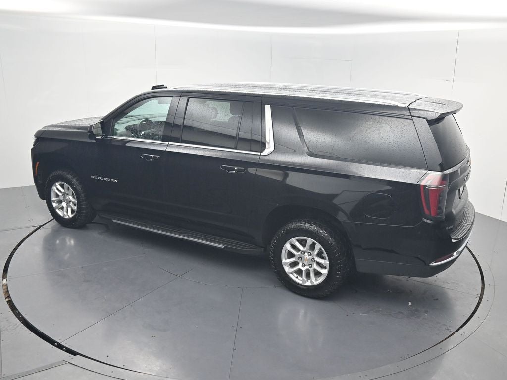 2025 Chevrolet Suburban LT