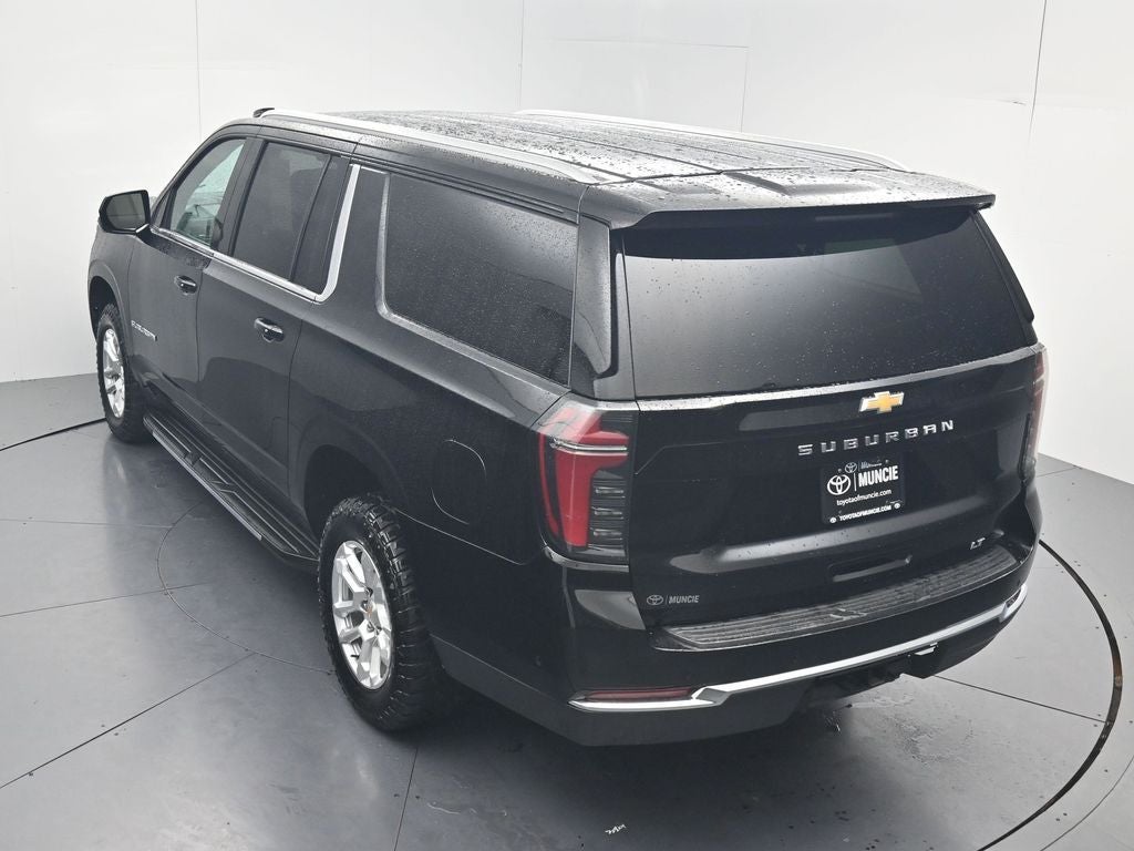 2025 Chevrolet Suburban LT