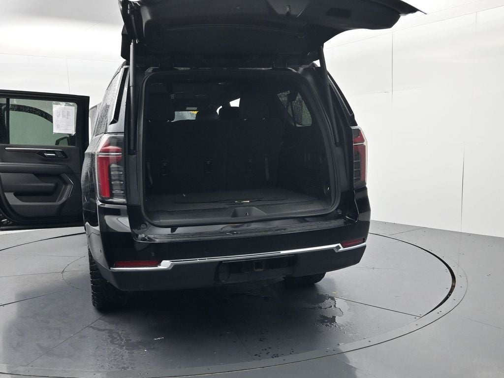 2025 Chevrolet Suburban LT