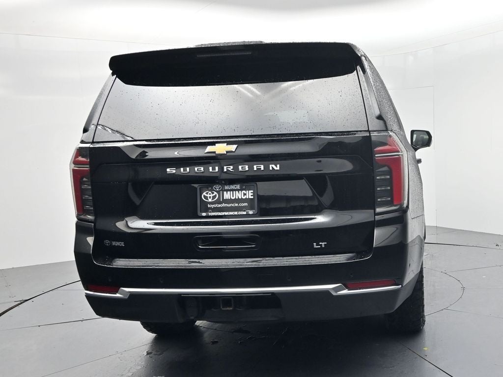 2025 Chevrolet Suburban LT