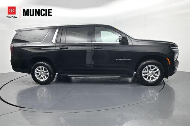 2025 Chevrolet Suburban LT