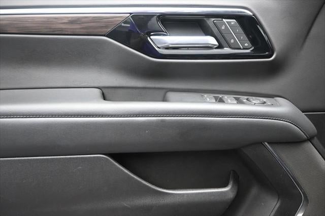 2025 Chevrolet Suburban LT