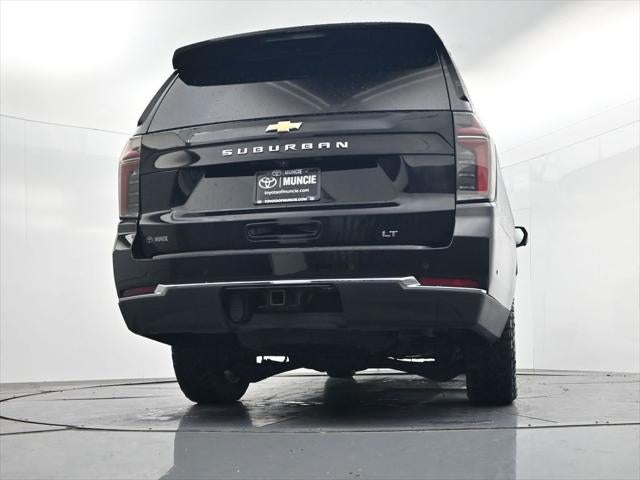 2025 Chevrolet Suburban LT