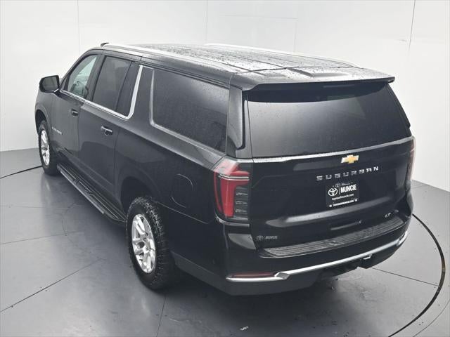 2025 Chevrolet Suburban LT