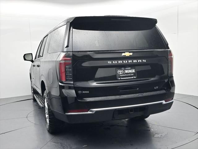 2025 Chevrolet Suburban LT