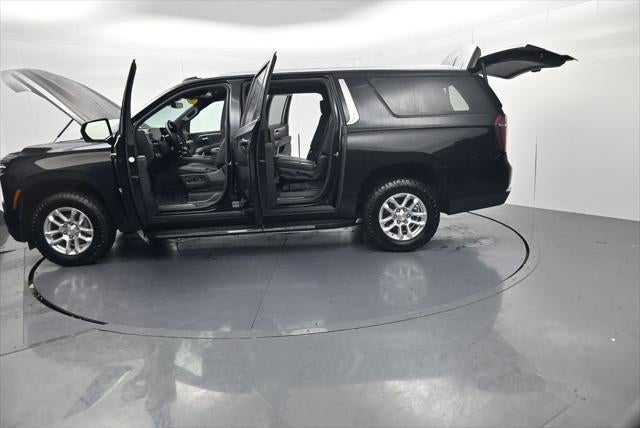 2025 Chevrolet Suburban LT