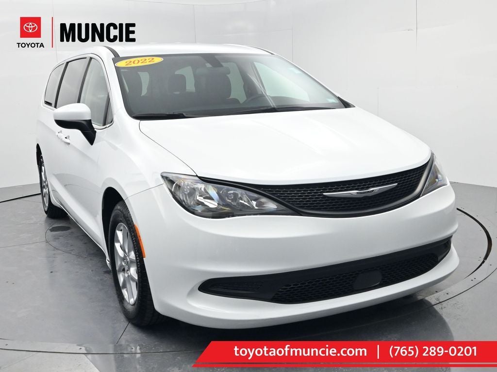 2022 Chrysler Voyager LX