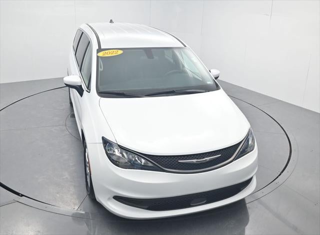 2022 Chrysler Voyager LX