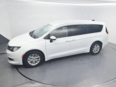 2022 Chrysler Voyager LX