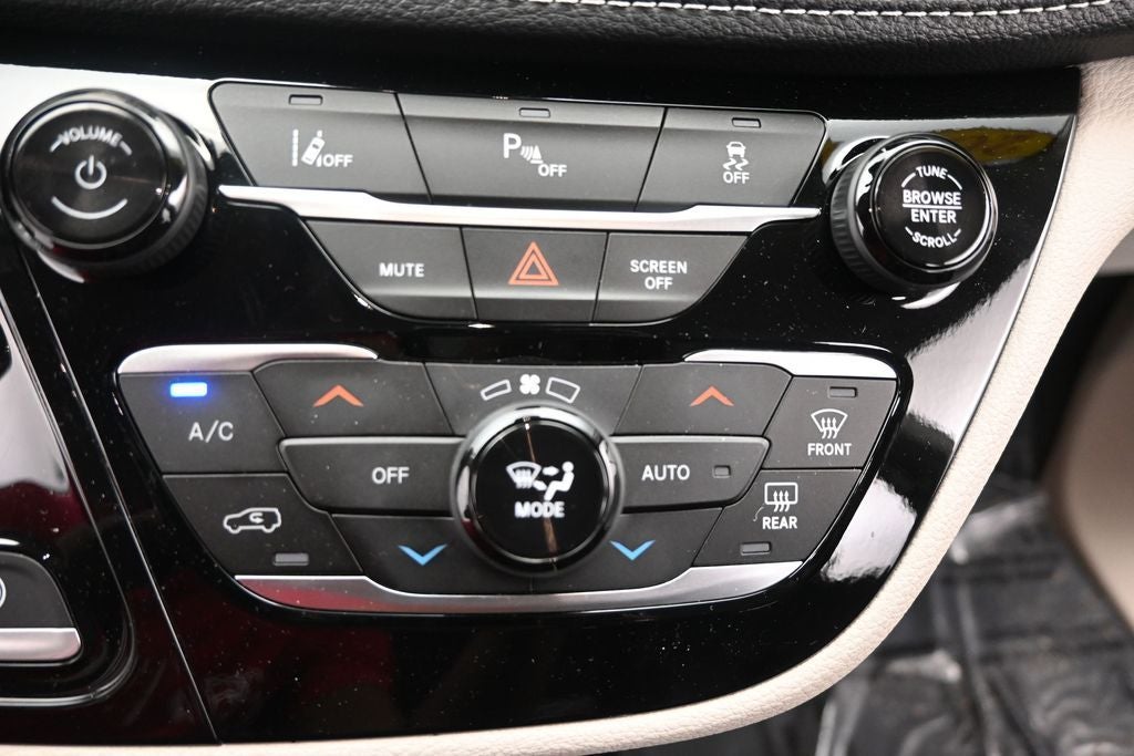2024 Chrysler Pacifica Hybrid Select