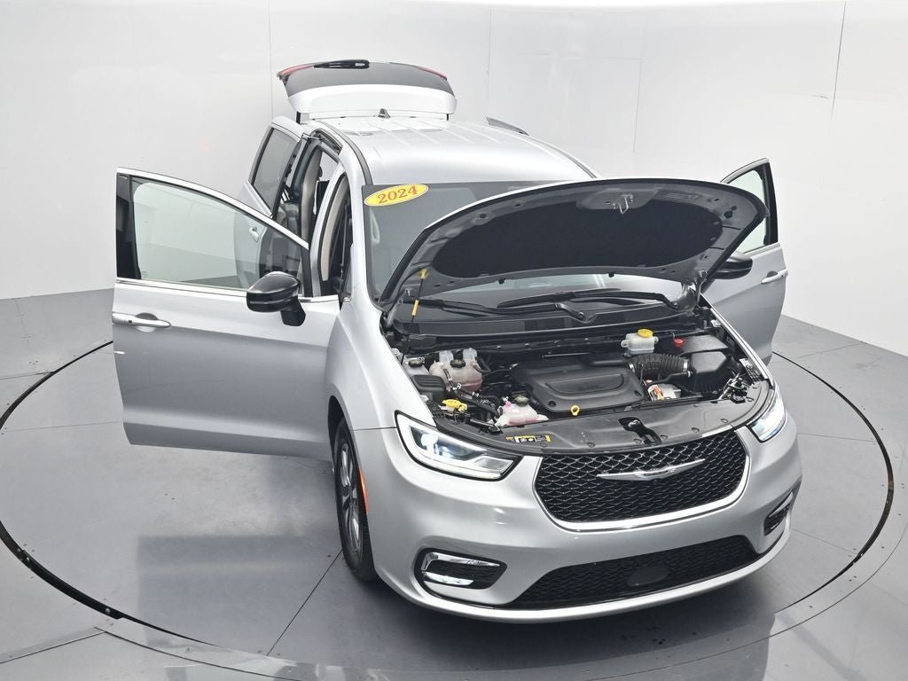 2024 Chrysler Pacifica Hybrid Select