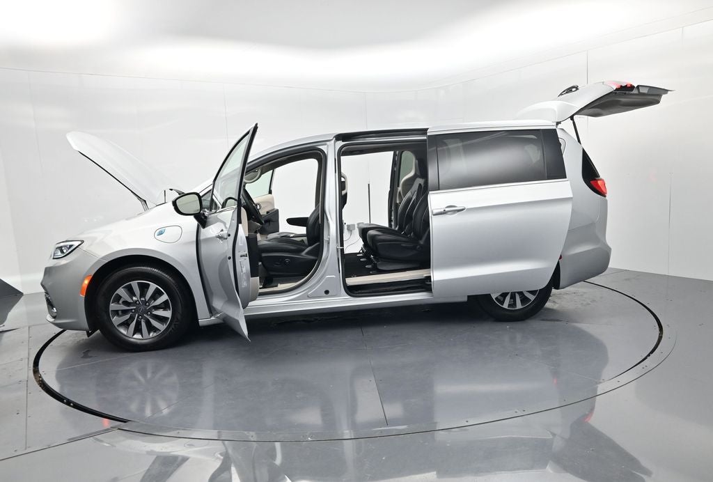 2024 Chrysler Pacifica Hybrid Select