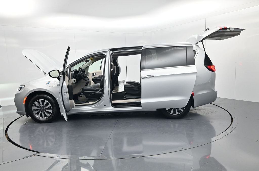 2024 Chrysler Pacifica Hybrid Select
