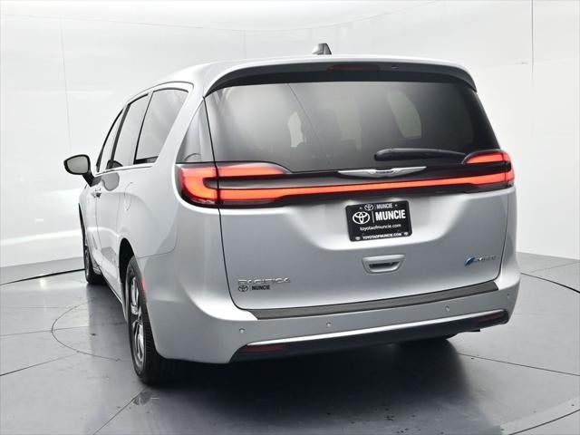 2024 Chrysler Pacifica Hybrid Select