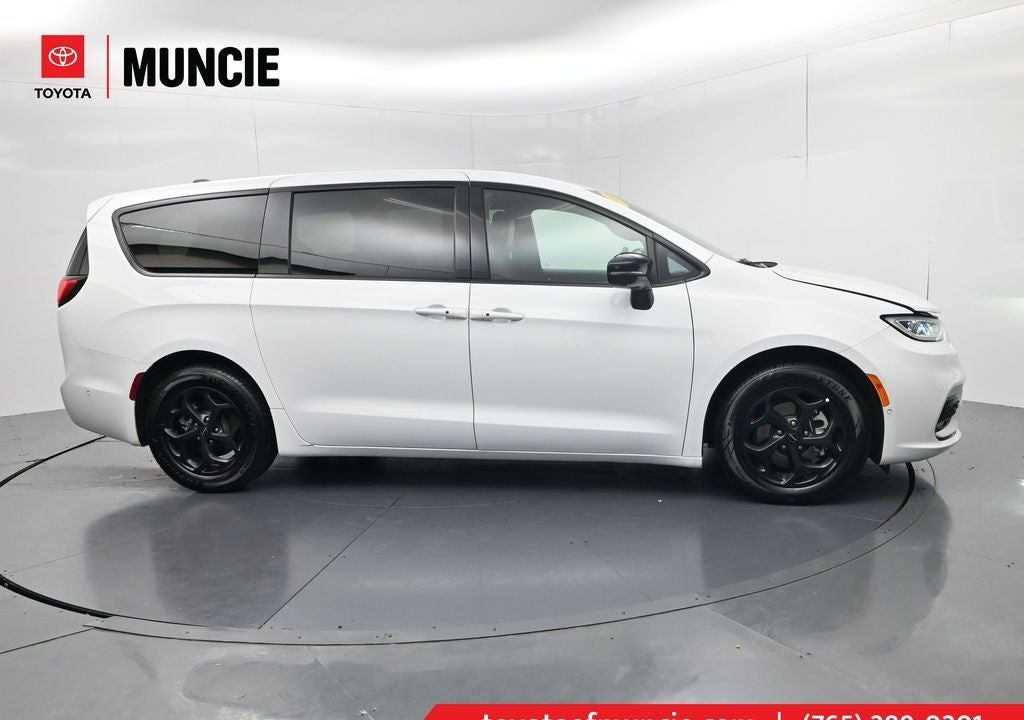 2024 Chrysler Pacifica Hybrid Select S Appearance