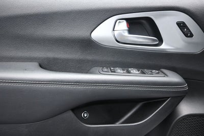 2024 Chrysler Pacifica Hybrid Select S Appearance