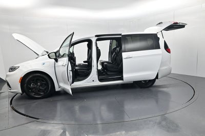 2024 Chrysler Pacifica Hybrid Select S Appearance