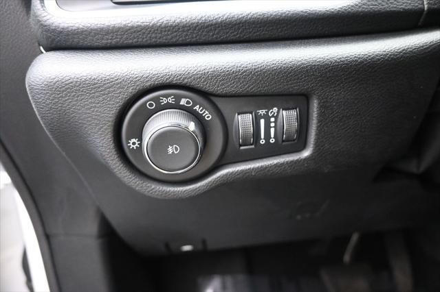 2024 Chrysler Pacifica Hybrid Select S Appearance