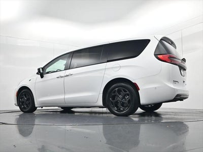 2024 Chrysler Pacifica Hybrid Select S Appearance
