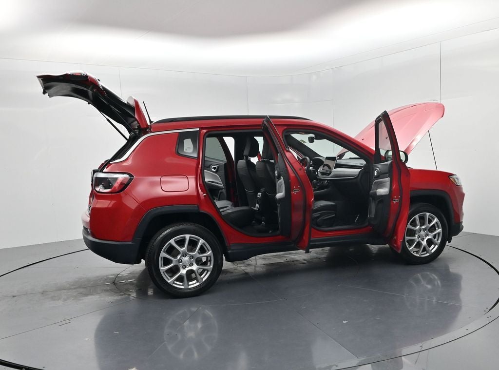 2023 Jeep Compass Latitude Lux